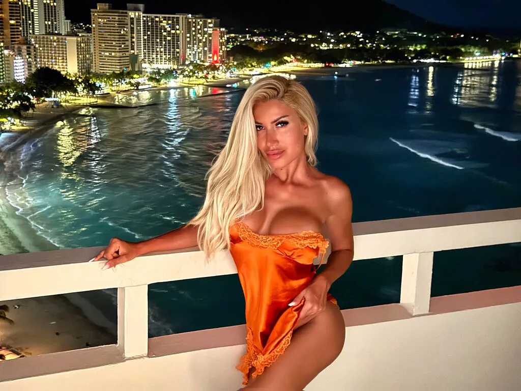 CharlotteMavis live now