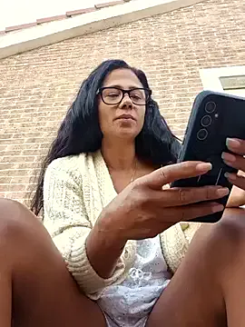 AllanaSquirt live now