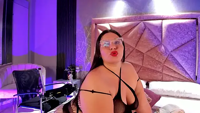 Amanda-Cruz Image 11