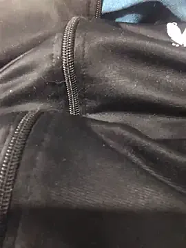 annie_thomson00 live now