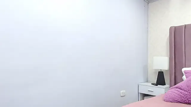 AriannaAdames live now