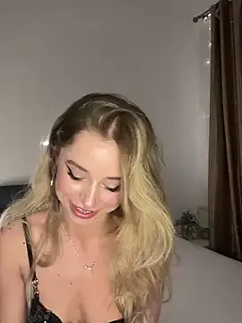 BabyAnais live now
