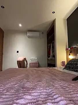 belletinker19 live now