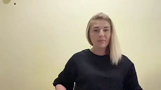 Blondie_xoxoxo live now