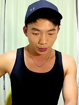 BronzeThickLiam live now