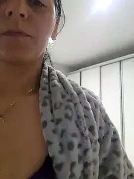 bruneta_sexy23 live now