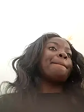 bustytemptress1 live now