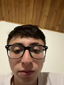 CamiRojas_boy live now