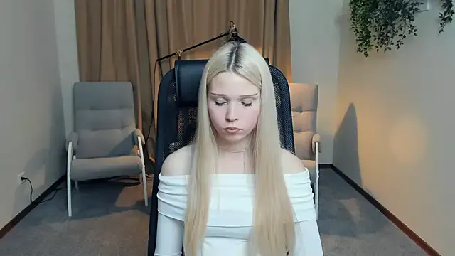 CherrylHolme live now