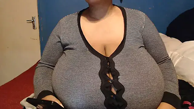 CUTEFIRMMELONSS Image 2
