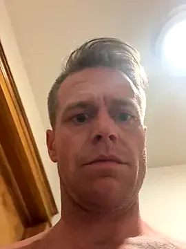 DILFiGuess1 live now