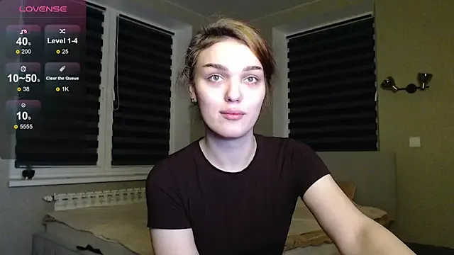 EmiliaRhodes live now