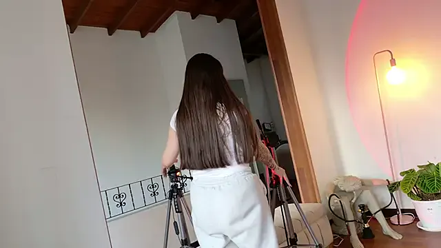 emiliasommer live now