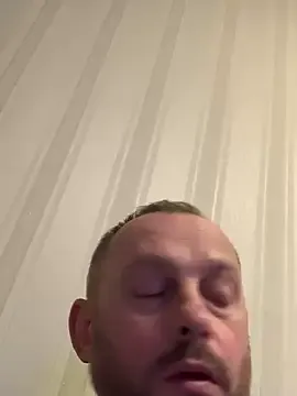 Frosl live now