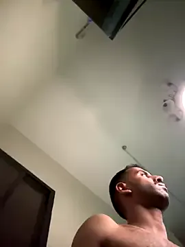 Guyboy30 live now