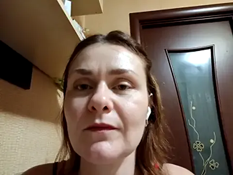 Hannykiss live now