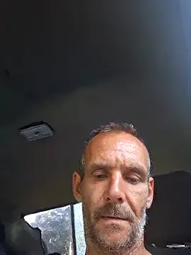 Hungwell1515 live now