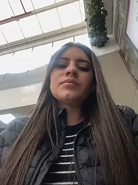 Isabella21_ live now