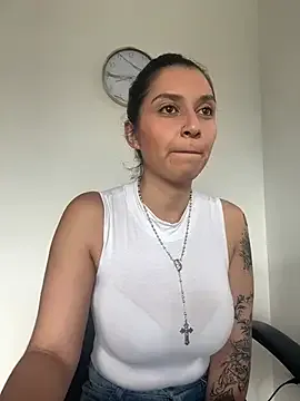 Isabella_varella- live now