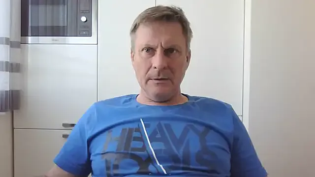 johnnym1 live now