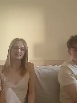LauraundSteve_ live now