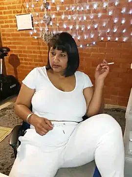 Lilybanx live now