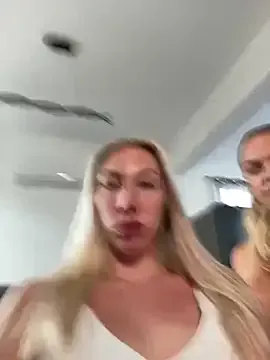 LuisaBecker live now