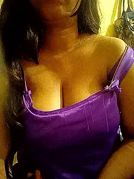 Lusty-radhika Image 3