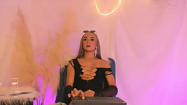 MadissonAbondax_ live now