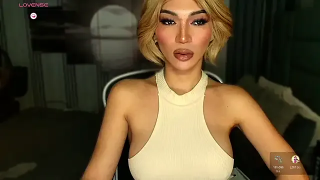 Maria_Manika Image 6