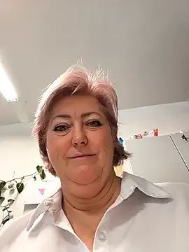 MissSilken live now