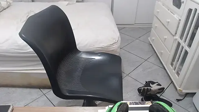 MysterBearMG live now