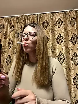 NadiraNoor live now