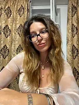 NadiraNoor Image 3