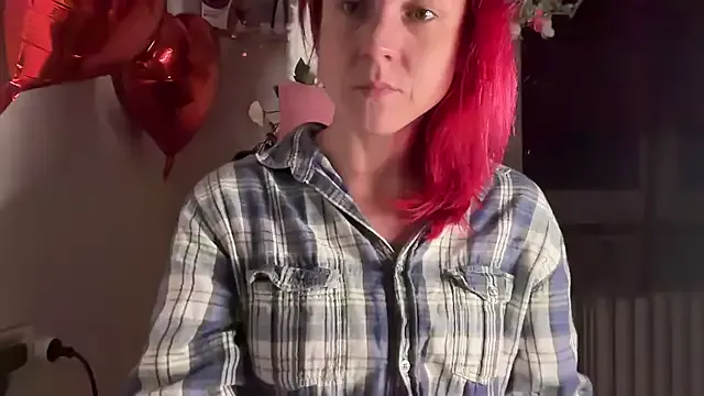 Nikky_Divine live now