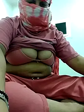 Priya_sharma16 Image 3