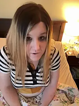 PuckBunny17 live now