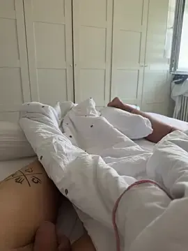 RealDeal2000xxx live now
