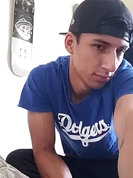 Ricardo_hot03 live now