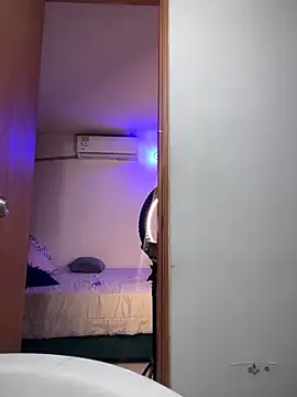 riri_brunnete Image 16