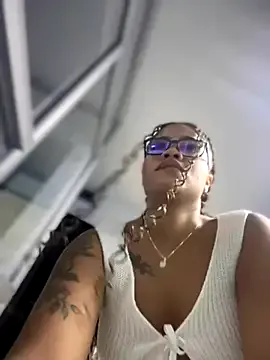 riri_brunnete Image 7