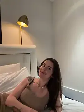 RubyLunaa live now