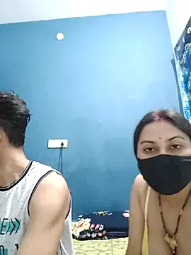 SassyWildCouple live now