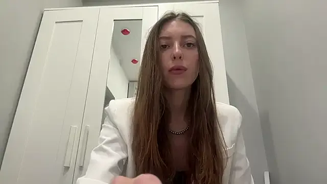 selena_favn Image 7