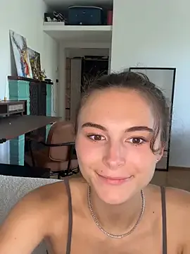 SophiiaStarr live now