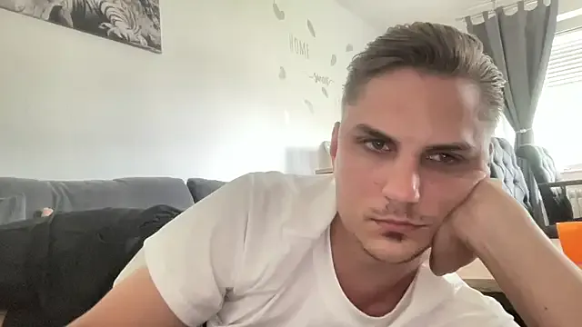 Sweetbooy90 live now