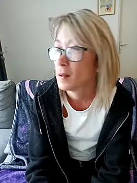 Timide_girl17 live now