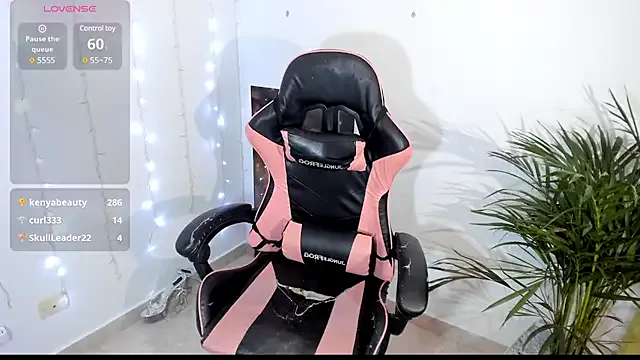 vioolettss live now